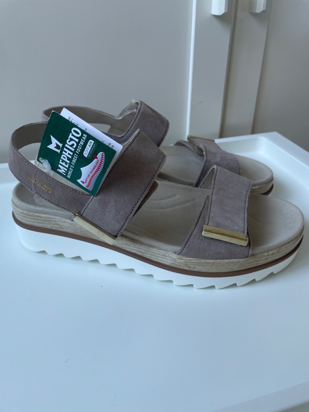Brand new! Mephisto Dominica Leather Adjastable Wedge Sandals Sz 39/8.5